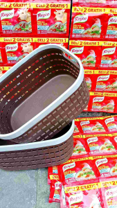 paket 1 keranjang 48 sachet Royco kemasan 8 gram bumbu penyedap rasa sapi dan ayam