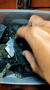 Bahan bongkahan batu Akik Black Jade Unik Antik Asli Natural