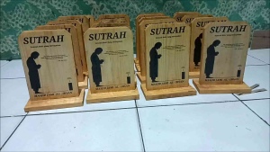 Sutrah Sholat/ Sutroh/ Kayu Pembatas shof sholat