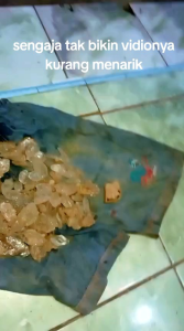 batu kristal kuarsa mineral