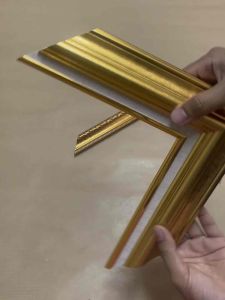 ไม้เส้นทำกรอบรูป