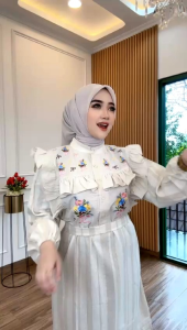 Midi Dress Vintage: Pilihan Tepat untuk Penampilan Anda