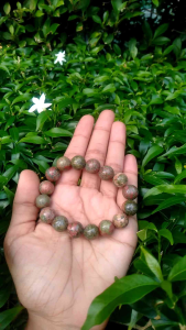 สร้อยข้อมือหินแท้ยูนาไคต์(หินถูกหวย)