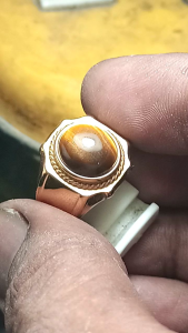 Cincin Tiger Eye Natural: Kualitas & Desain Elegan