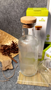 BOTOL LUCKY LEORA KACA 1.100ML TUTUP KAYU kedap udara Water Bottles Kitchenware