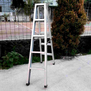 Tangga Lipat 175 Meter Bahan Baja Ringan Bukan Aluminium