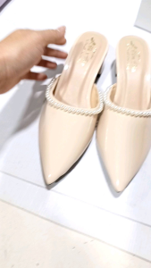 giày sục gắn hath châu thời trang