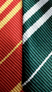 Dasi Manual Motif Harry Potter Salur Lebar 6.5 - 7.5 cm untuk Formal Magang Kantor