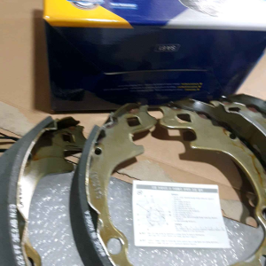 má phanh sau ( má thắng giá của 4 cái Hàn Quốc k165k140k2700kia 1t4k200k250 HiQ