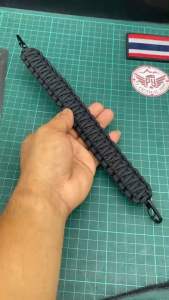 สายอเนกประสงค์ ถักเชือก paracord 4mm.ใช้เกี่ยวอุปกรณ์ต่างๆเช่นกระเป๋า ความยาว30cm กว้าง3cm.หนา1.3cm.