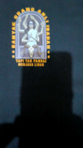 T-SHIRT KAOS SATANIC: Kaos Desain Satani Untuk Pria & Wanita