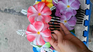 หวี หวีสับดอกลีลาวดี  หวีดอกไม้ปลอม ไม้ประดับผม