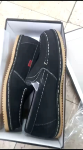 SEPATU MODEL.SANTAI UNTUK PRIA DEWASA