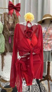 set bikini 4 mảnh đỏ kèm hoa cài