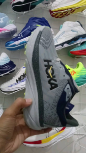 Hoka Chalenger Atr 7 Abu Sepatu Olahraga Lari Pria Anti Licin DiOutdoor Indoor/Sepatu Running Pria Hoka Atr 7 Abu