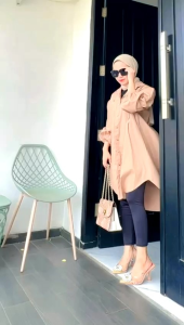 Tunik Sarani Silang: Pakaian Formal Wanita dengan Desain Elegan & Nyaman