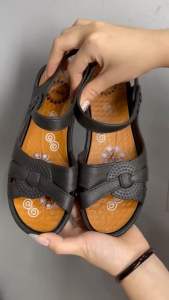 sandal cao su đúc mềm êm và bền đi nước thoải mái quai cúc bấm size từ 36 đến 40 2 màu đen và nâu