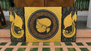 ภาพวาดติดผนัง 3 ชิ้น ภาพวาดด้วยมือ ลายไทย ใบไม้ สีทอง พื้นดำ 90x50x3.5cm อะครีลิค ภาพติดผนัง ศิลปะ มงคล Thai Acrylic Hand-painted on Black Canvas