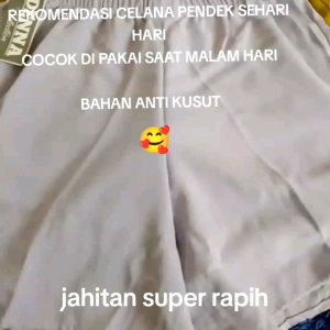 Celana Pendek Santai Wanita - Hotpant Bahan Crinkle Motif Polos