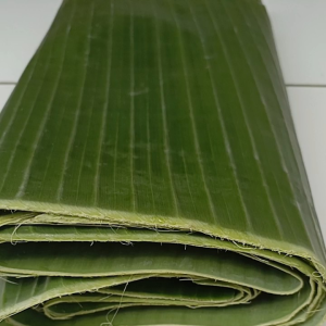daun pisang batu pisang kluthuk segar /fresh 500.gram