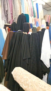 ลูกไม้ฝรั่งเศส ปักเลื่อมทั้งผืน ทูโทน งานปราณีต หน้ากว้าง 50 นิ้ว เนื้อตาข่าย