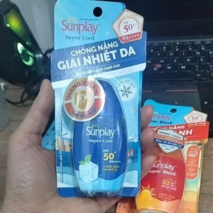 Sunplay Super Cool SPF 50+ PA++++ Chống nắng mạnh Kháng nước & mồ hôi cao Giảm nhiệt mát lạnh Da thoaang mịn cả ngày