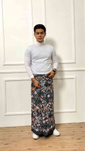 SARUNG BATIK MOTIF BUNGA HITAM PRINTING PEKALONGAN SARUNG SANTRI DEWASA MUSLIM PRIA KATUN HALUS TERBARU LARIS