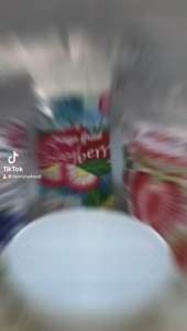 Berryna Coconut Crispy: Snack Food Garing 30g
