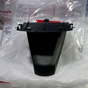 Cover Tutup Lampu Plat Nomor Belakang Sambungan Spakbor PCX 150 K97 Cover License Light