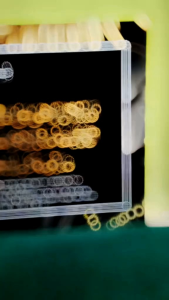 Hiasan dinding kaligrafi arab ayat kursi dan arti terjemah warna emas plus bingkai