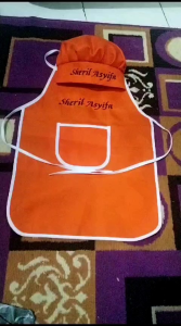 SATU SET TOPI KOKI  DAN CELEMEK ANAK USIA 3- 12 TAHUN GRATIS BORDIR NAMA /TOPI DAN CELEMEK DI BORDIR  DUA2NYA