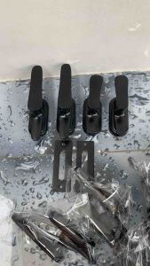 Rambuncis Panolet Jendela Bahan Alumunium Hitam Powder Coating