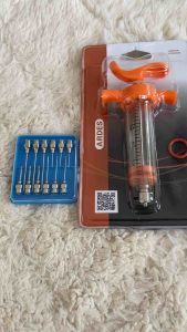 20ml Heavy Duty TPX Veterinary Syringe + Free 12pcs Assorted Needles