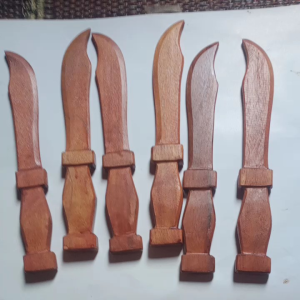 Belati Kayu Miniatur Alat Untuk Latihan Silat Beladiri IPSI