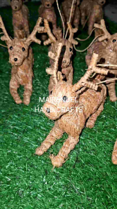 Reindeer Christmas Ornament: Handcrafted Table Display & Eco-Friendly Accessory