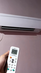 Kipas Model AC 2pk Pakai Remot (Lampu led) Hemat Energi Listrik