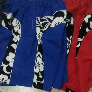 กางเกงขาสั้นลายดอกยาว18นิ้วผ้าร่มเนื้อผ้าดีฟรีไชส์