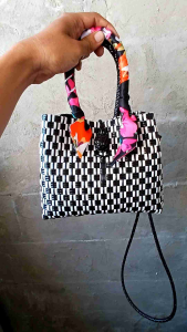 TAS ANYAMAN JALI MINI AUDRY HITAM PUTIH TAS WANITA