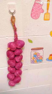 พวงหอมม่วงจำลอง (ความยาว 45 ศม.) วัสดุผลิตจากโฟมหุ้มด้วยเปลือกข้าวโพด