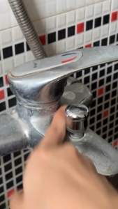 Chai xịt vệ sinh tẩy cặn canxi inox vòi sen vách kính Bref Power 750ml [ Hàng Đức] Shop Gấu tạp hoá