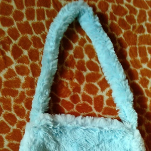 Tas Slempang Bulu Bludru Korea Biru Muda: Tas Trendi & Nyaman