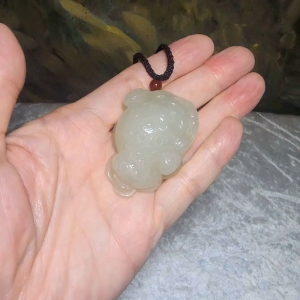 Premium Nephrite 3 Legged Toad on Copper Coins Jade pendant (with certificate) 优质和田玉淡青白暖白三脚蟾蜍铜钱吊坠(带证书)