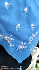 HIJAB SEGI EMPAT BUTIK SULAM/ KERUDUNG SEGIEMPAT BORDIR TASELL MOTIF BUNGA ZAZU