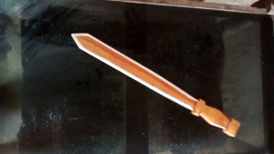 Pedang Kayu Miniatur Mainan Peragaan Pentas Seni Silat Beladiri IPSI