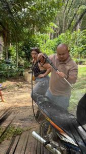 โมโต(MOTO) 1L น้ำยาสลายคราบน้ำมัน  คราบฝัง คราบสะสม ทำความสะอาดช่วงล่างรถ ห้องเครื่อง