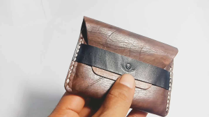 Dompet Kartu Kulit Sapi Nabati Vegtan: Pilihan Tepat untuk Gaya Kasual