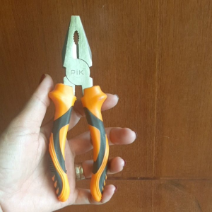 Tang Kombinasi 6 inchi - 150mm Bahan BAJA Gagang Karet - Tang Serbaguna PIK