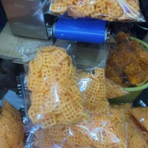 ขนมข้าวเกียบ รสปาปิก้า 80 กรัม น้ำหนัก เสริมสร้างเรียม ขายดีมากๆ