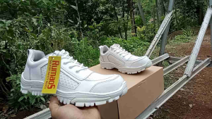 Rumaos sepatu ujung besi kets tactical putih laboratorium