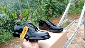 Rumah Sepatu Dinas Harian Kantoran Pendek Kulit Hitam Mengkilap